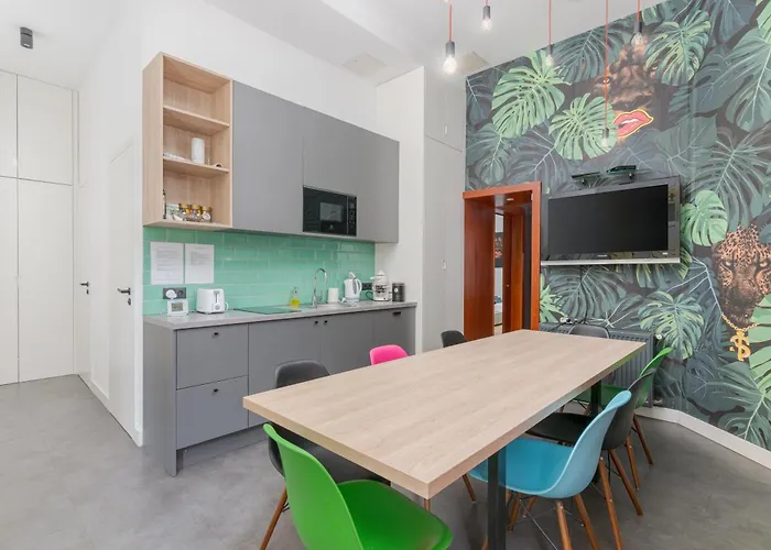 Faces Of Jungle - Funky Design In Vibrant Centre Appartement Budapest
