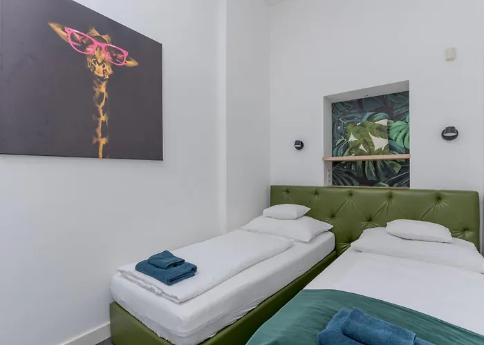 Faces Of Jungle - Funky Design In Vibrant Centre Appartement Budapest