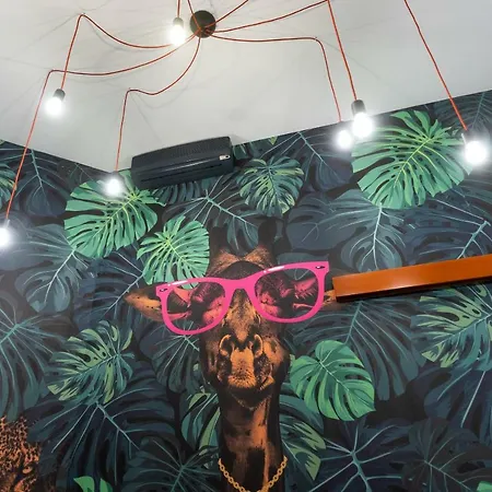 Faces Of Jungle - Funky Design In Vibrant Centre *