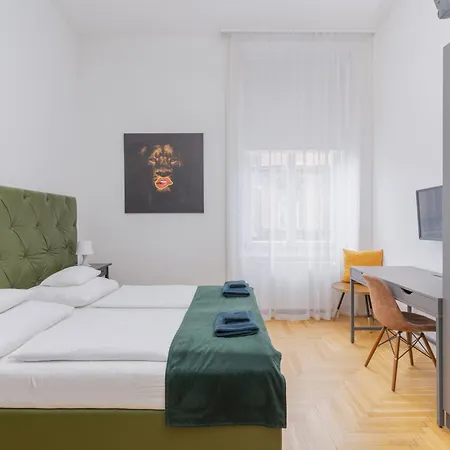 Faces Of Jungle - Funky Design In Vibrant Centre Apartament Budapeszt