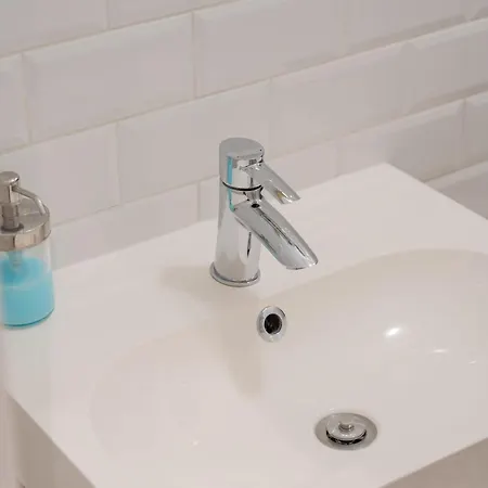 Faces Of Jungle - Funky Design In Vibrant Centre Апартаменты *