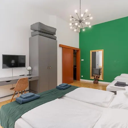 Apartmán Faces Of Jungle - Funky Design In Vibrant Centre